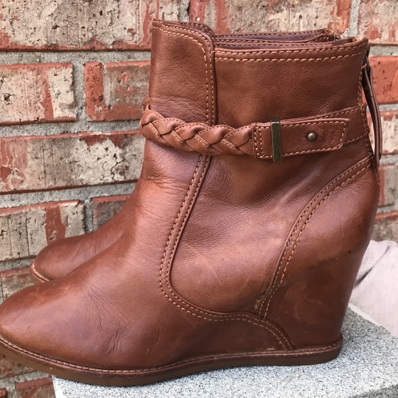 🚨B2G1 JOHNSTON & MURPHY Brown Leather Braid Strap  Wedge Booties - Picture 2 of 11